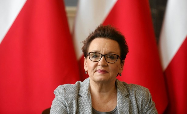 Zalewska żąda przeprosin od Schetyny. W tle afera w PCK i areszt dla radnego PiS