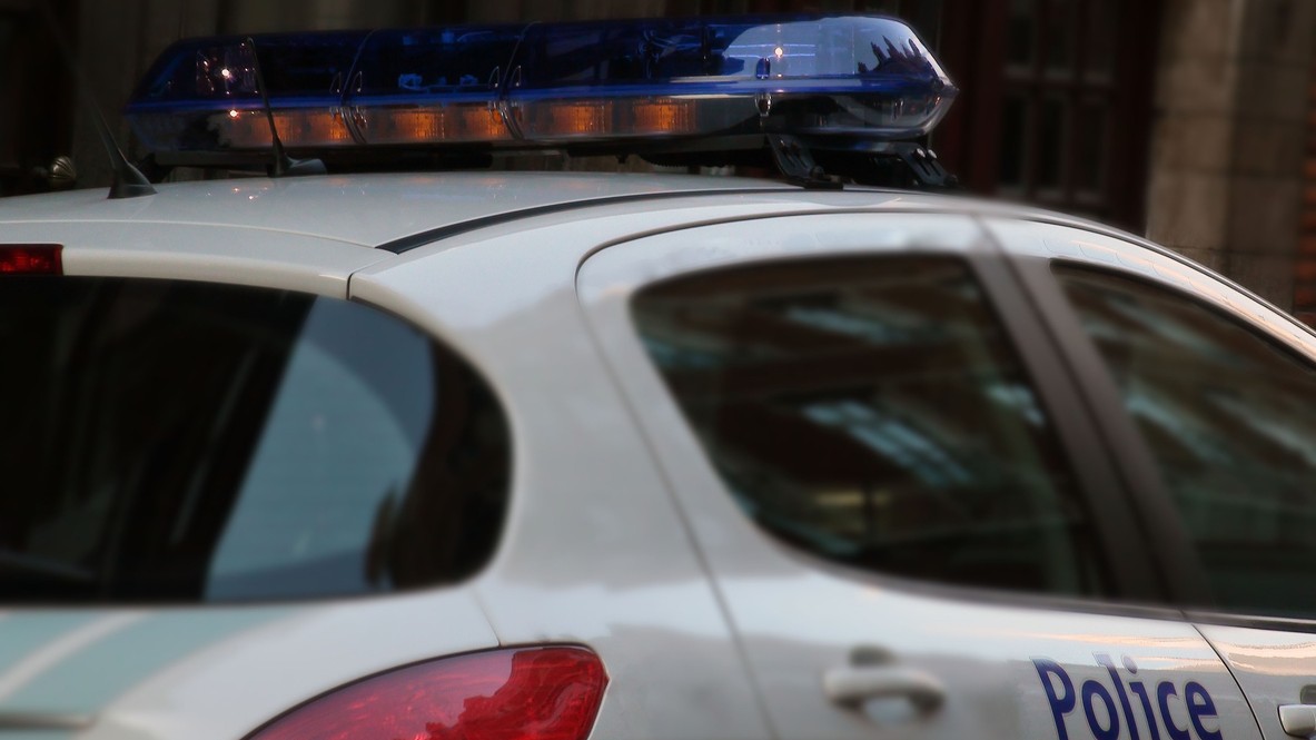 Belgická polícia pátra po ozbrojených mužoch