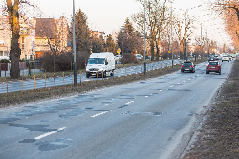 Ponad miesiąc utrudnień na ulicy Dąbrowskiego