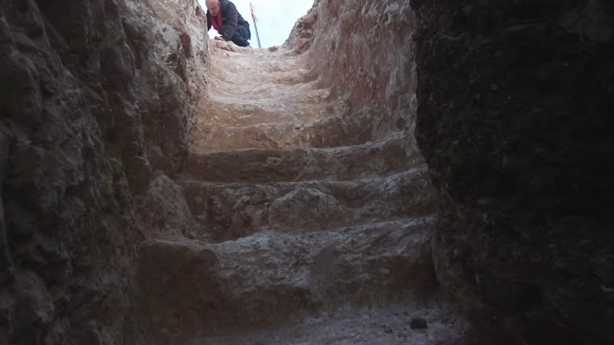 Misteriozni drevni tunel