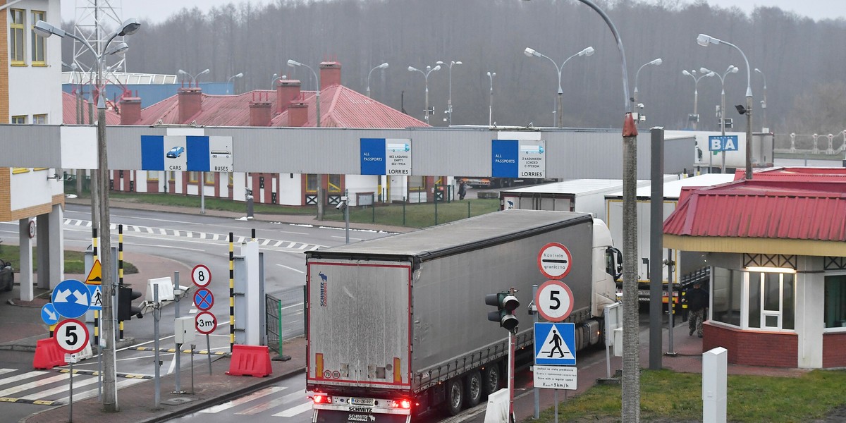 Kierowcy proszeni są o przekraczanie granicy m.in. w Bobrownikach