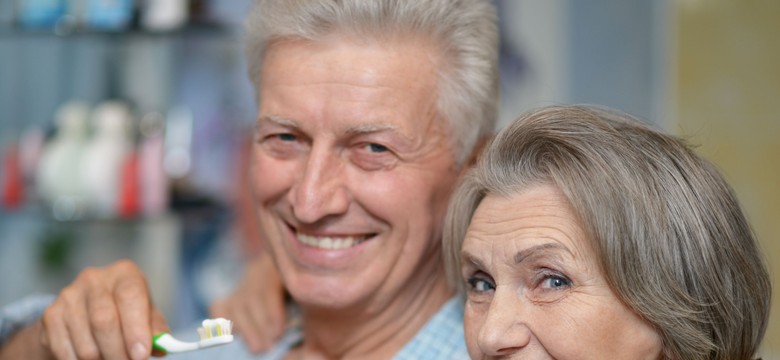 5 mitów na temat pielęgnacji zębów u seniorów
