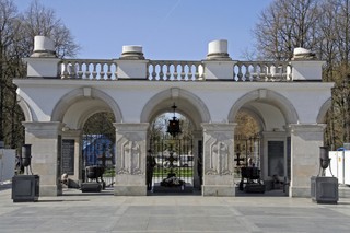 Wiceprezydent Warszawy: Wezwaliśmy szefa MIB do ponownego rozpatrzenia sprawy pl. Piłsudskiego