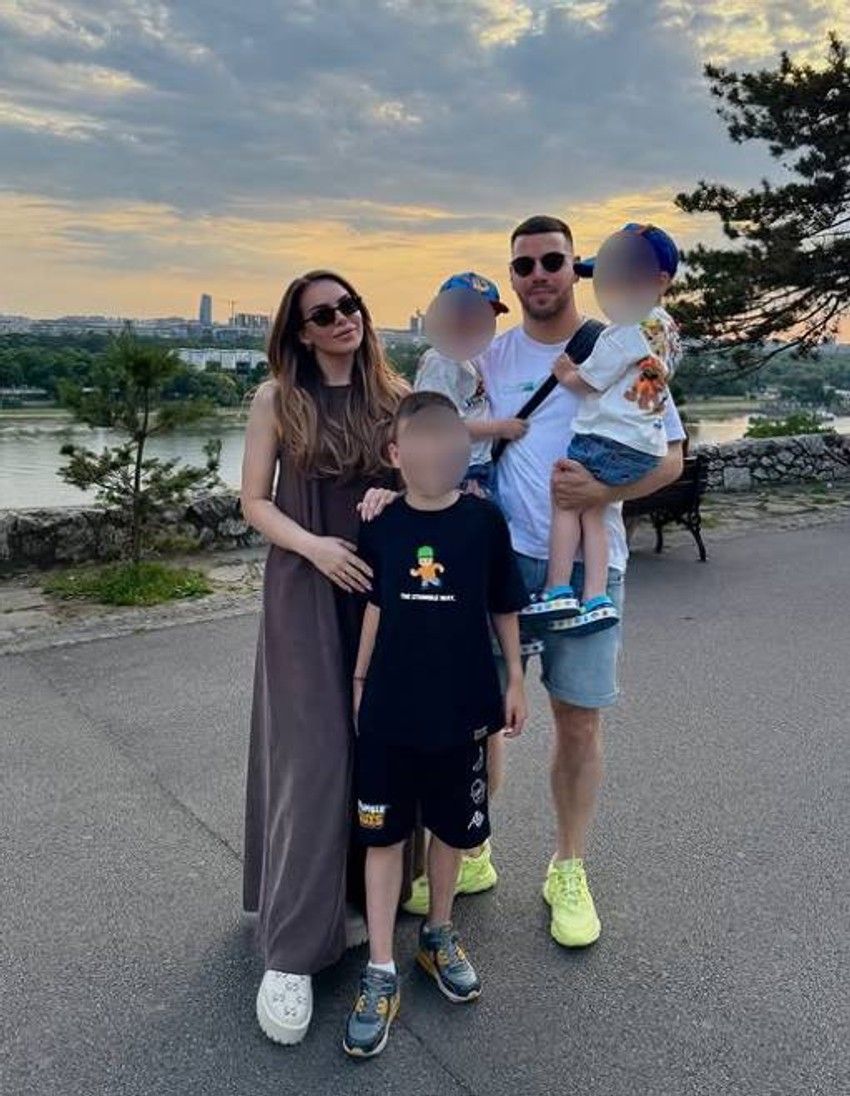 Ivana Pavković sa mužem i decom