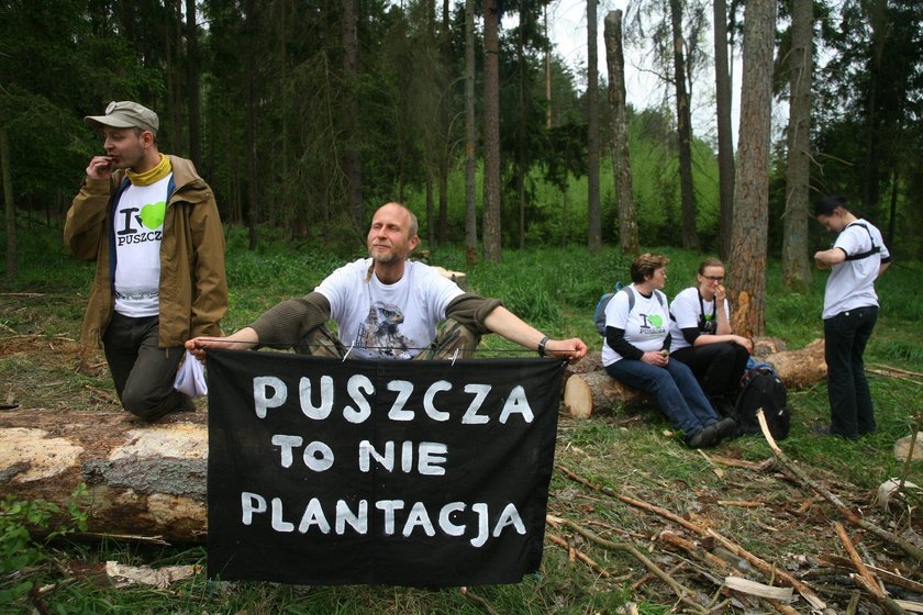 Pobili operatora w Puszczy Białowieskiej. Usłyszeli zarzuty