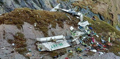 22 osoby roztrzaskały się o zbocze góry. Te zdjęcia pokazują dramatyczny finał lotu