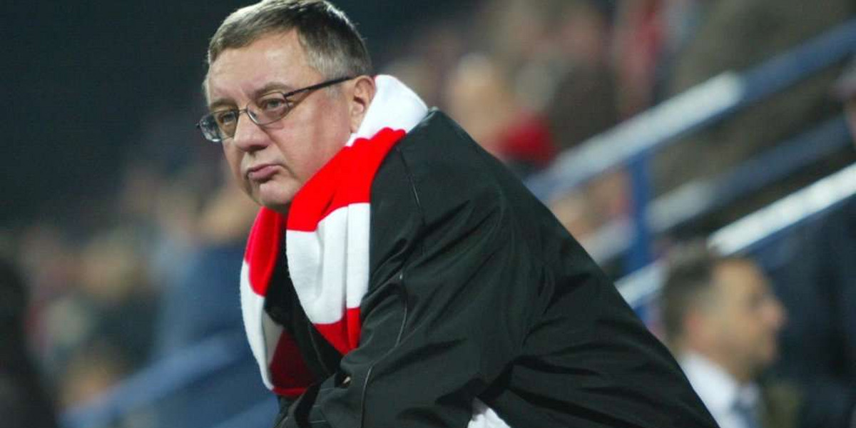 Właściciel Cracovii uważa, że szefowie klubów za dużo płacą piłkarzom