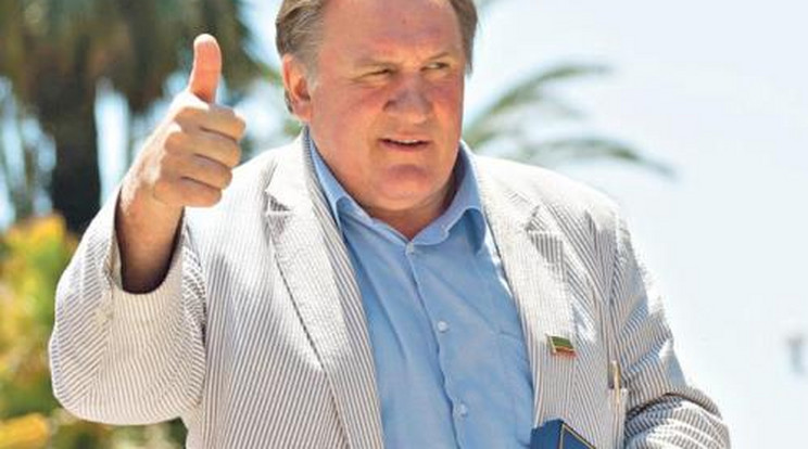 Kártyák közt lép fel Depardieu Szegeden