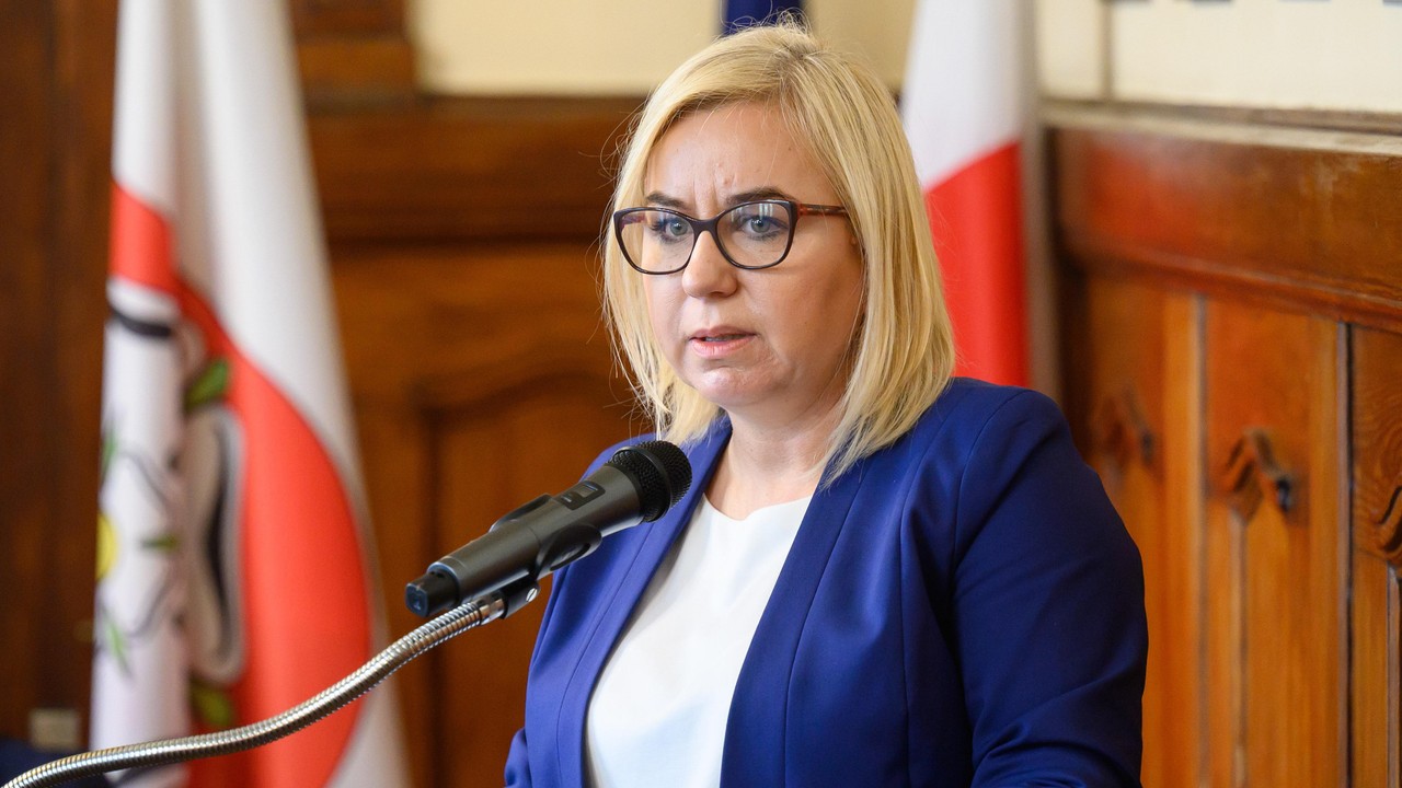 Ministra o słabnących notowaniach rządu. 