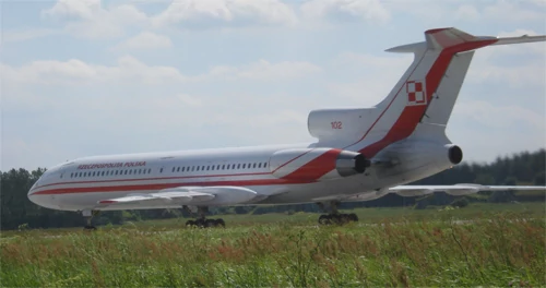 Bliźniacza maszyna Tu-154M Lux o numerze bocznym 102