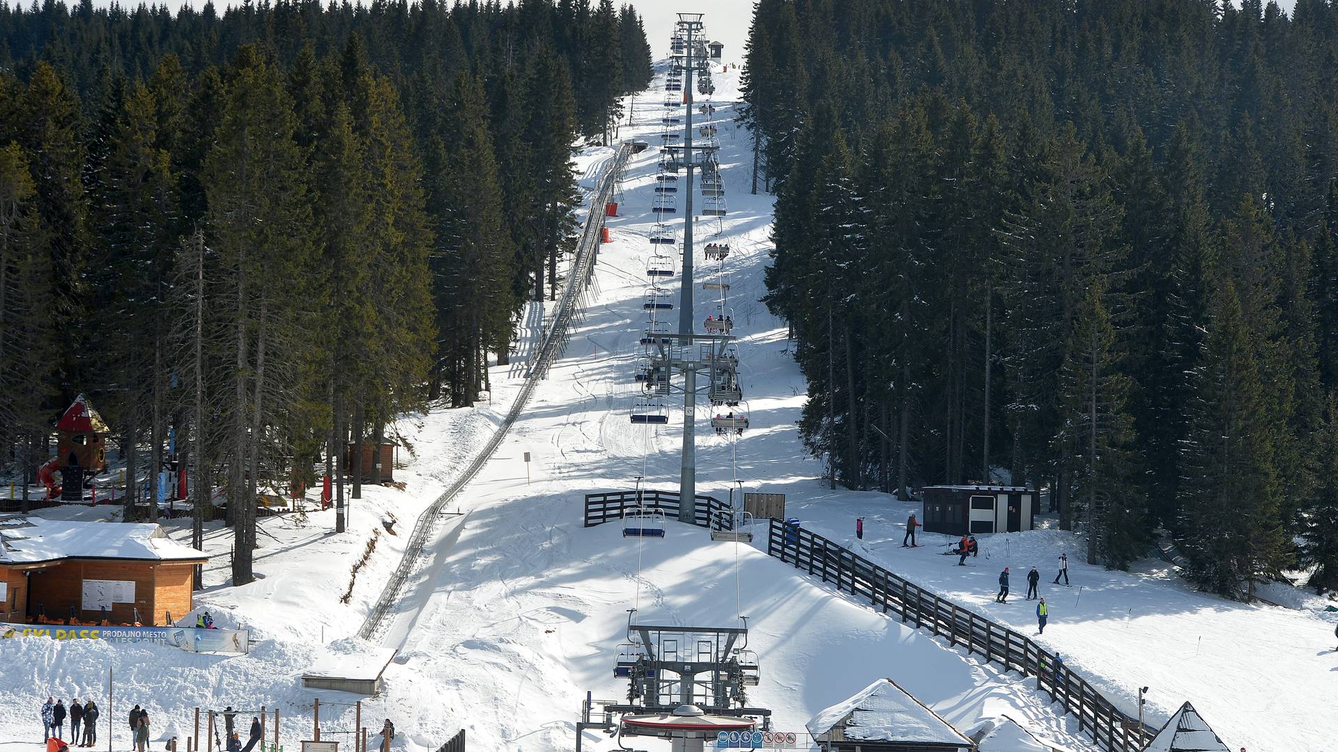 Za četiri noćenja na Kopaoniku tokom praznika možete da platite letovanje u Turskoj i da vam ostane kusur