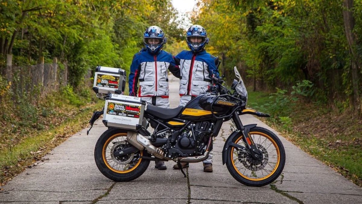 Doi români vor merge 6.000 km pe o singură motocicletă. Cum vor ajunge din București până în Irak și înapoi
