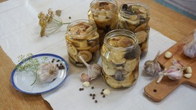 To najlepsza marynata do grzybów. Siostra Anastazja radzi tak dobrać proporcje