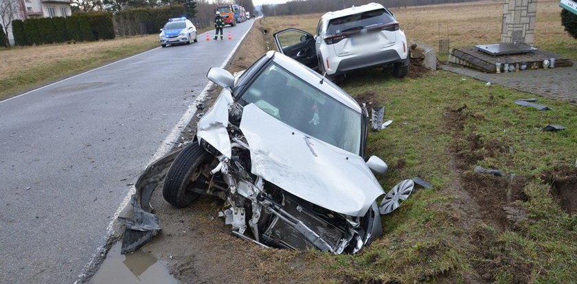 Zderzenie osobówek na Podkarpaciu. Cztery osoby w szpitalu