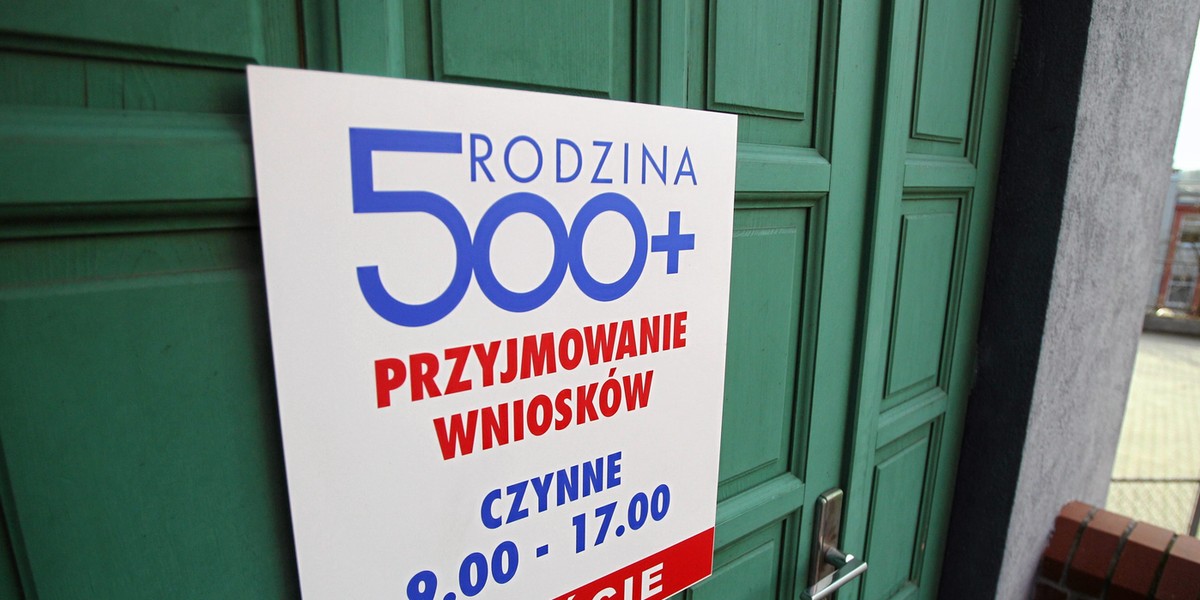 WSA w Łodzi stwierdził, że nawet długi wyjazd za granicę nie pozbawia stałego miejsca zamieszkania w Polsce.