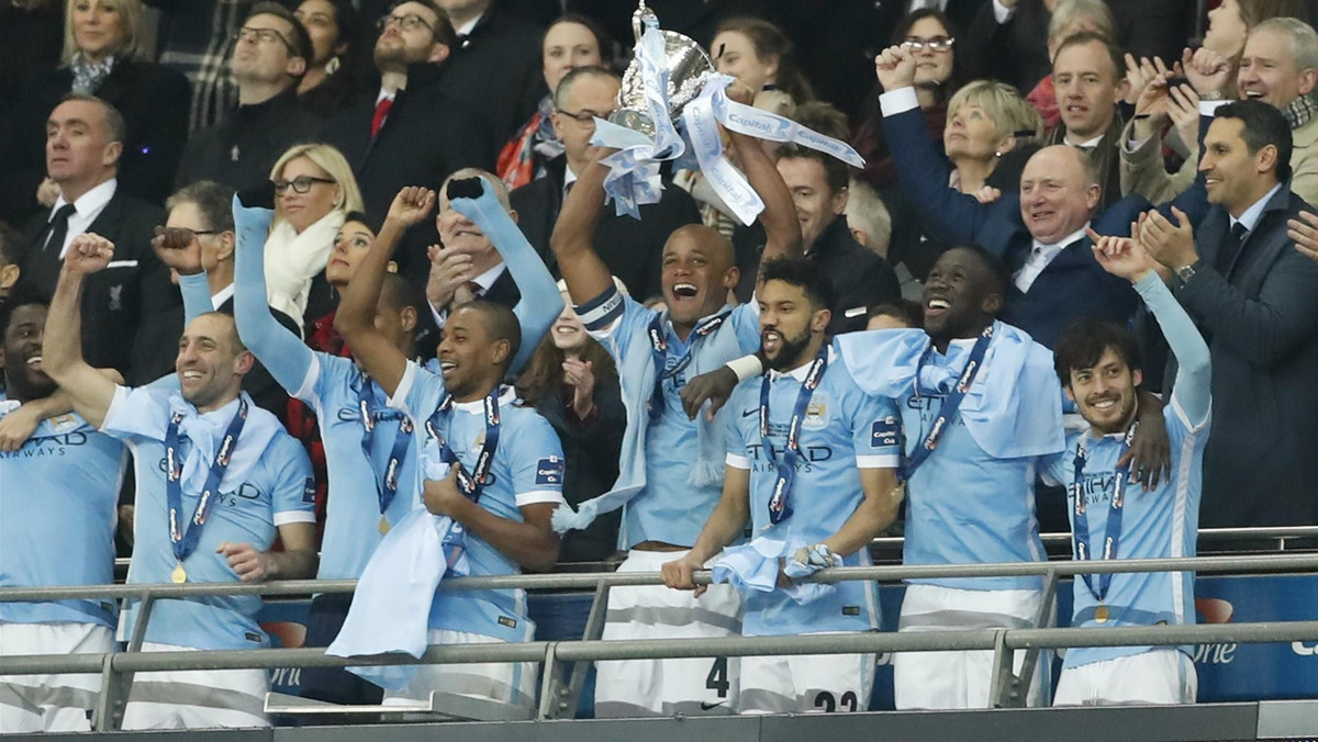 Kapitan Manchesteru City Vincent Kompany nazwał finał Capital One Cup "bardzo emocjonalnym". Jego zespół pokonał w niedzielę po rzutach karnych Liverpool i drugi raz w ciągu trzech lat sięgnął po trofeum.