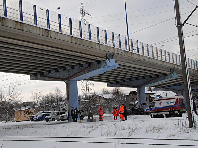 Tajemnicza śmierć w Olkuszu. Zwłoki leżały przy torach