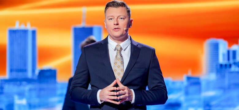 Rafał Brzozowski ostrzega fanów. "Uważa się za moją żonę"
