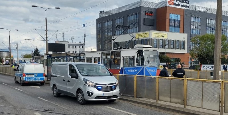 Nie żyje 15-latka potrącona przez tramwaj. Wstrząsające relacje świadków