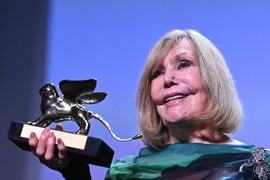 DŽOKER LICE jedne od najlepših žena u istoriji SABLAZNULO javnost: Majka htela da je UGUŠI JASTUKOM, otac čuvao FETUS U TEGLI, a ona kaže: "Borila sam se da preživim i pobedila sam"