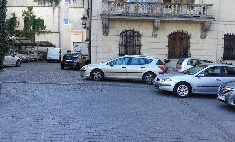 Parking przed magistratem w Europejski Dzień bez Samochodu, fot. Krowoderska.pl