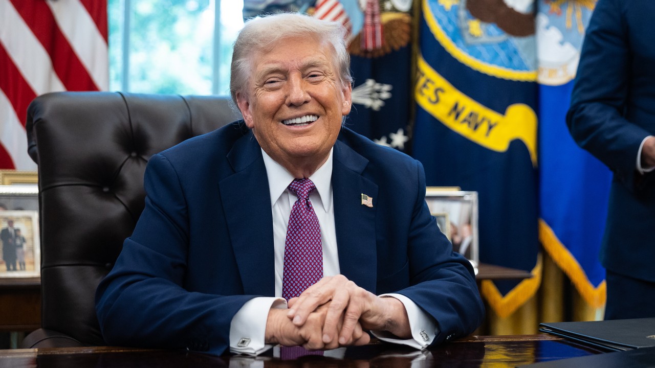 Europejczycy nadskakują Donaldowi Trumpowi, a on funduje nam serię upokorzeń. Istnieje alternatywna droga [OPINIA]