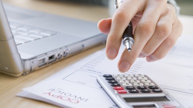 jak ustalić przeciętną liczbę zatrudnionych do odpisu na zfśs i jego korekty