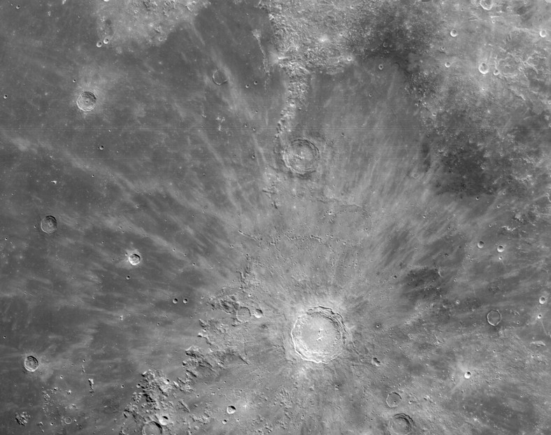 Zdjęcia Księżyca przesłane przez statek NASA Orion