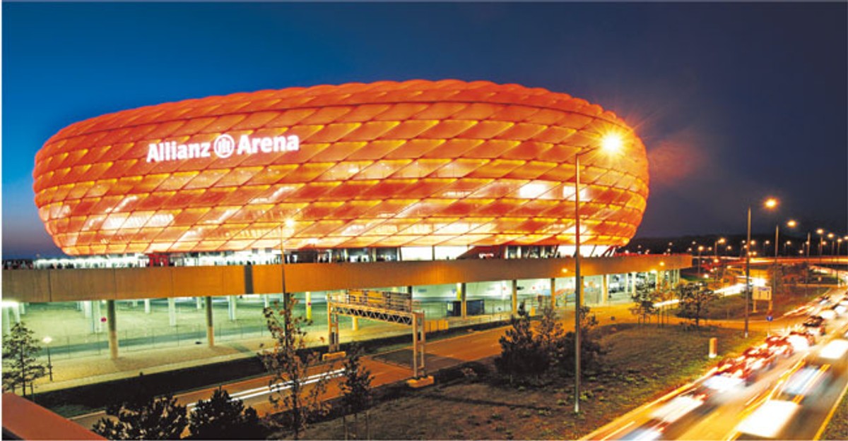 Monachijski stadion Allianz Arena zarabia 50 mln euro rocznie Fot. Be&W