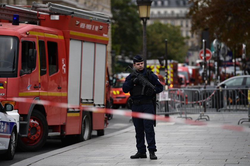 Atak nożownika na posterunku policji w Paryżu. Są ofiary