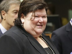 Belgijska minister zdrowia ignoruje krytykę i rośnie w... tuszę. FOTO