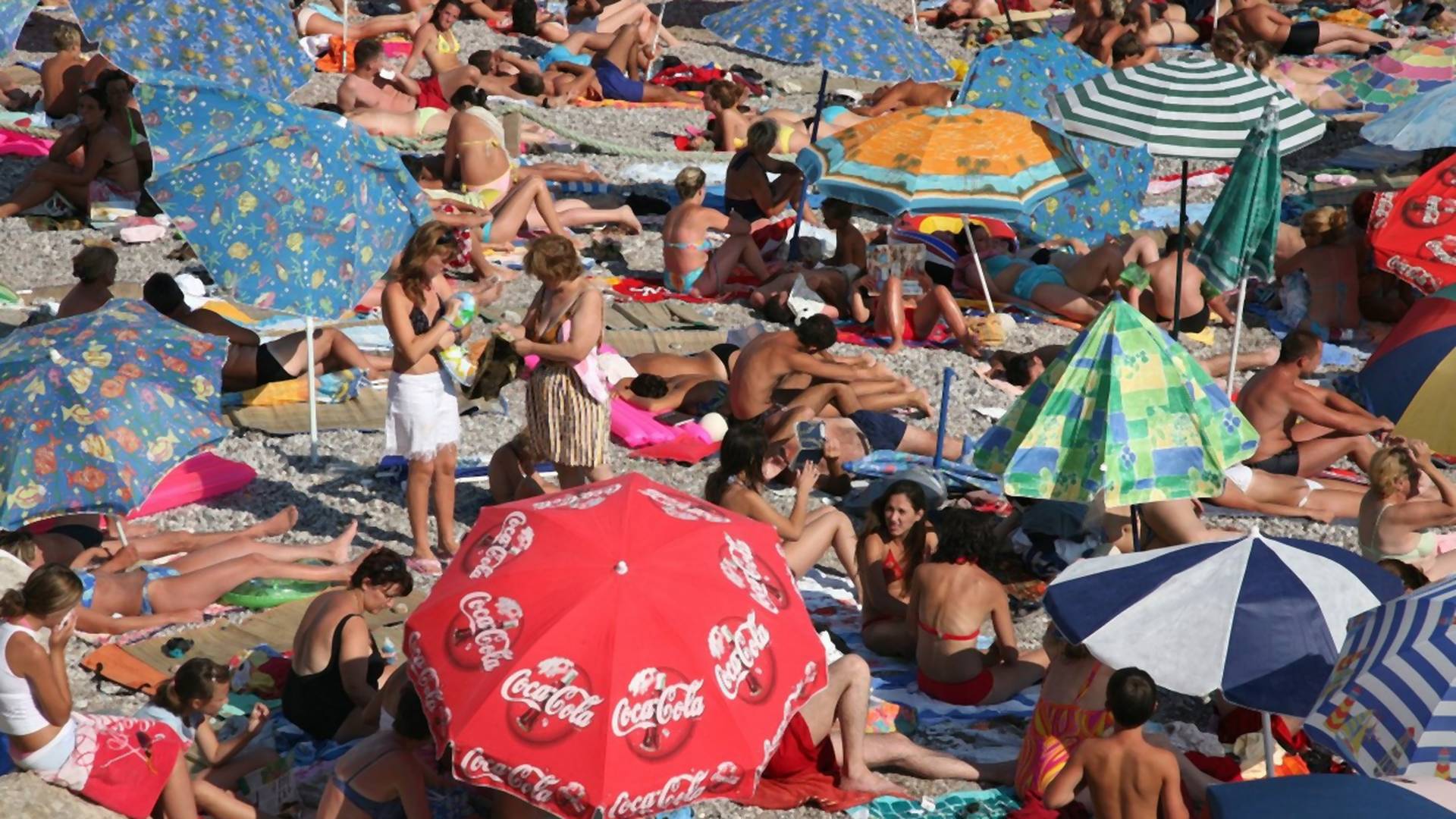 Ljudi u neverici dele sliku sa plaže u Crnoj Gori: Ovo je nekultura i bezobrazluk