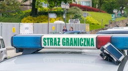 przemyt przez balony. funkcjonariusze sg i policja przejęli tysiące pa