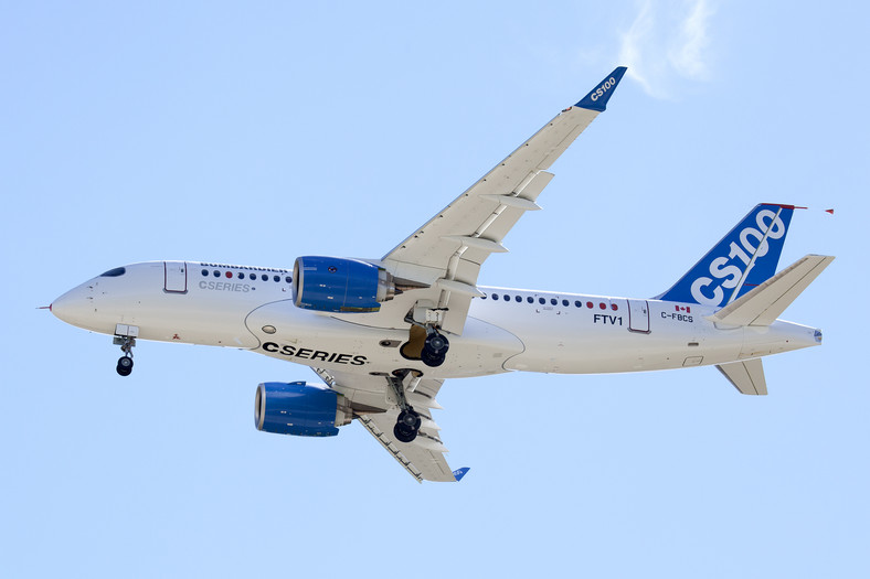 Bombardier CS100 - pierwszy lot