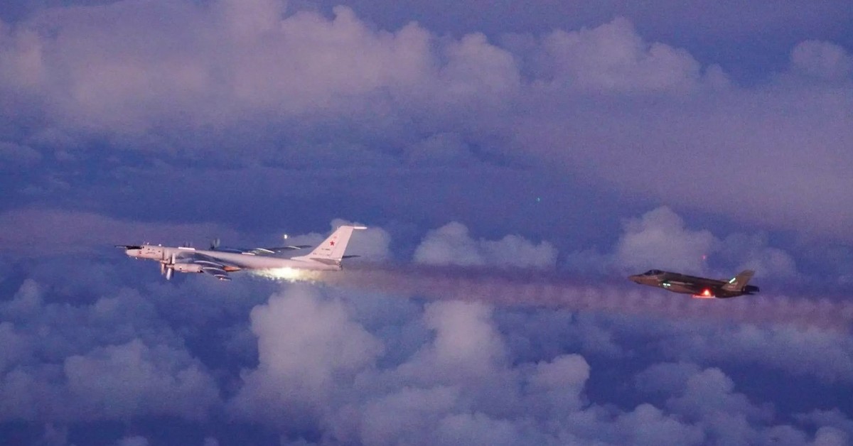 Russian demonstration over the Arctic. The planes circled for 30 hours