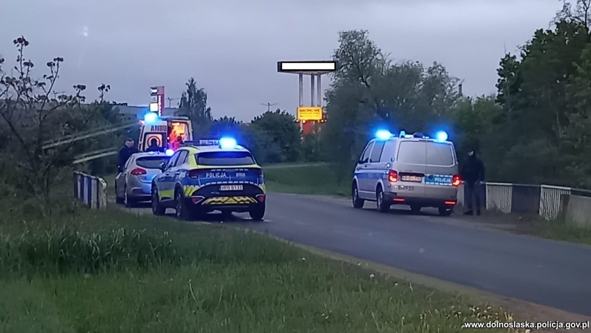 Półprzytomna nastolatka leżała nad rzeką w Ścinawie. Uratował ją policjant