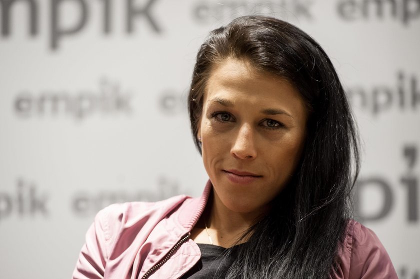 UFC 211: Joanna Jędrzejczyk ważona naga żeby zmieścić się w limicie