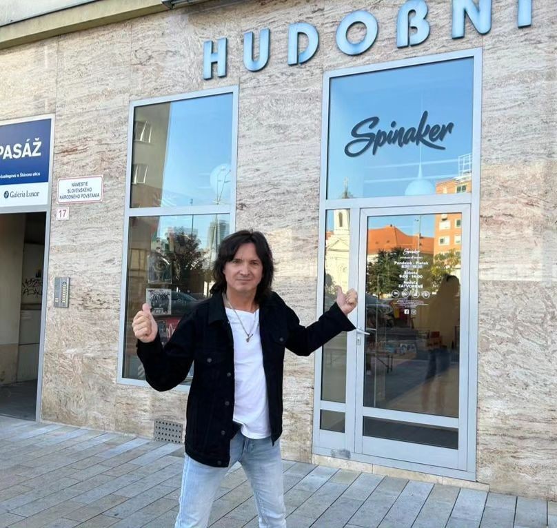 Spevák Maťo Ďurinda.