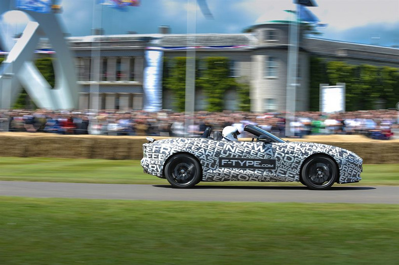 Jaguar F-Type w Goodwood