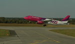 Awaryjne lądowanie samolotu Wizz Air w Pyrzowicach. Na pokładzie 150 osób