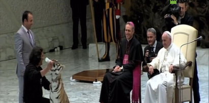 Papież miał bliskie spotkanie z tygrysem