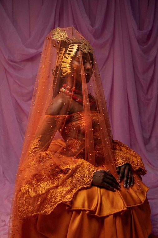 Nigerian photographer Lakin Ogunbanwo new series about the visuals o Nigerian weddings featured in Vogue [Credit: Vogue.it] 