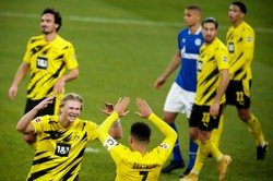 Piękny gol Haalanda i pewne zwycięstwo Borussii Dortmund w derbach Zagłębia Ruhry