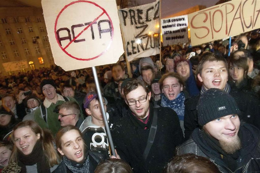 Premier zmienia zdanie w sprawie ACTA?