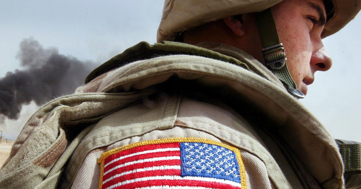 Here's why the American flag is reversed on military uniforms Pulse