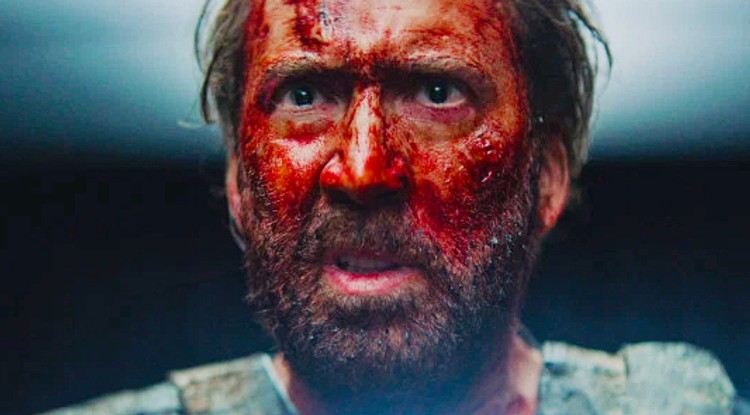 Nicolas Cage a Mandy c. filmben, ahol újra bizonyított.