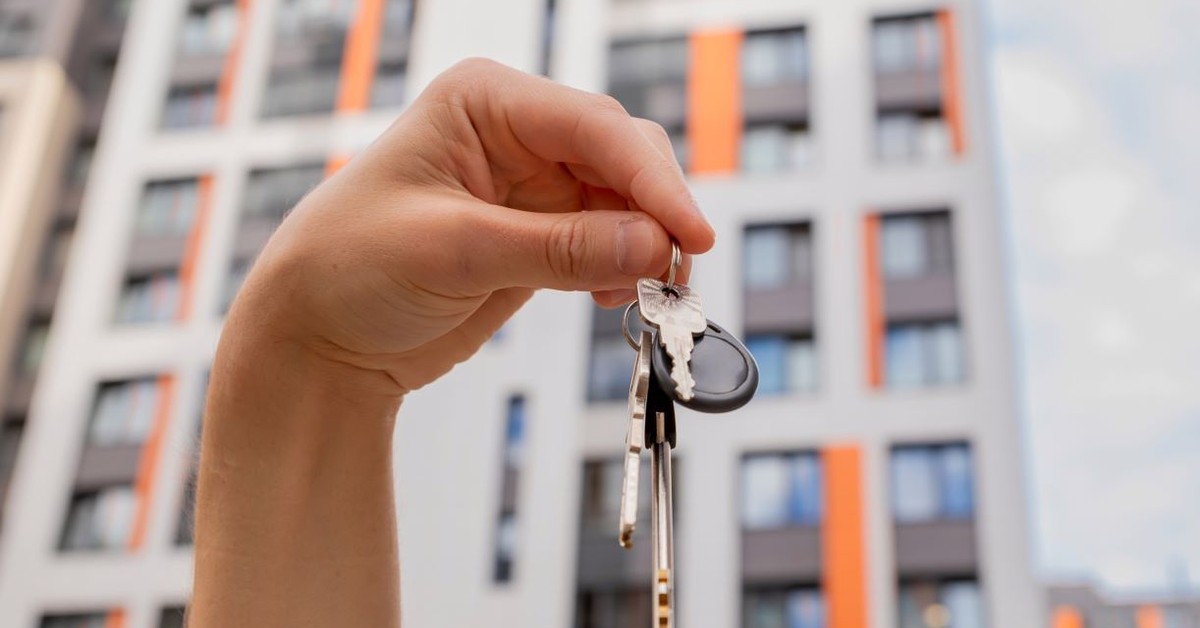 Więcej mieszkań na rynku wtórnym – co z cenami? Dane z siedmiu największych miast