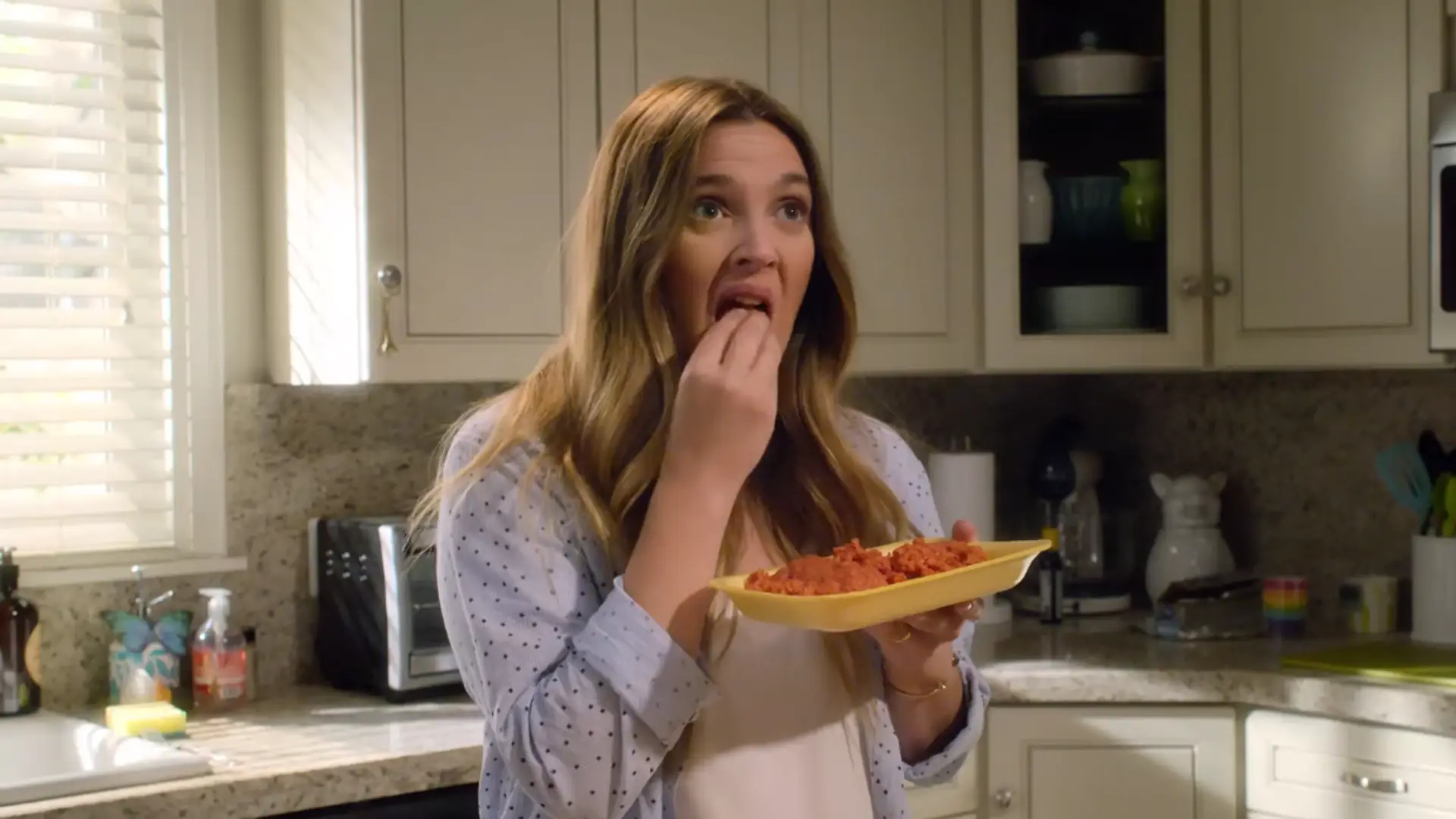 Drew Barrymore je ludzi. Na Netflixie pojawił się specyficzny serial