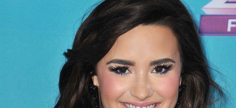 Demi Lovato chce dużych piersi: Moje wyglądają jak ukąszenia komara