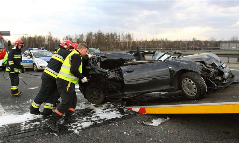 dwa tiry i dwie sosbówki zderzyła się na drodz S1